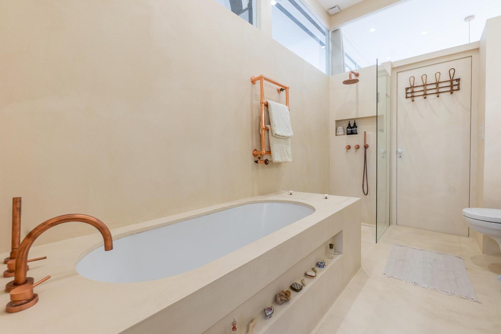 Luxurious Loft In The Heart Of Belleville *